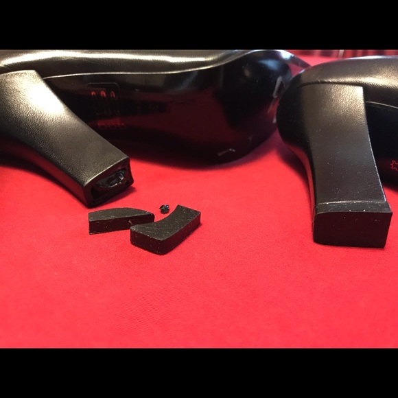 DAMAGED - Picture 2 of 2